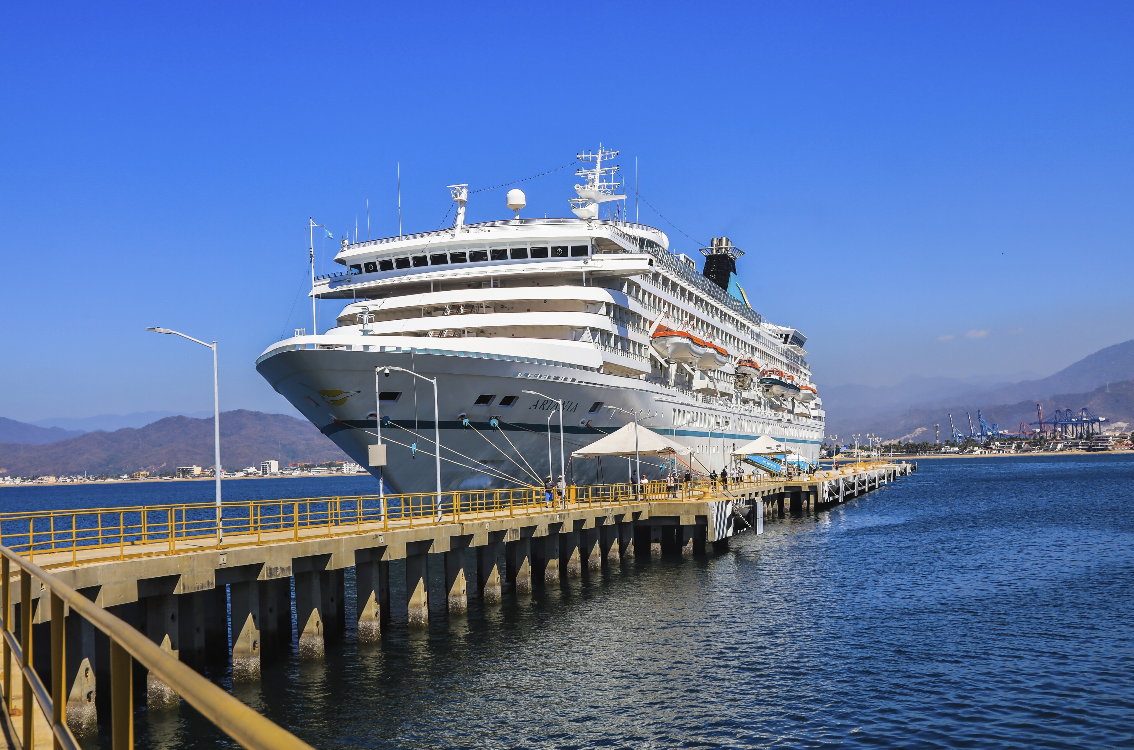 MS Artania in Manzanillo