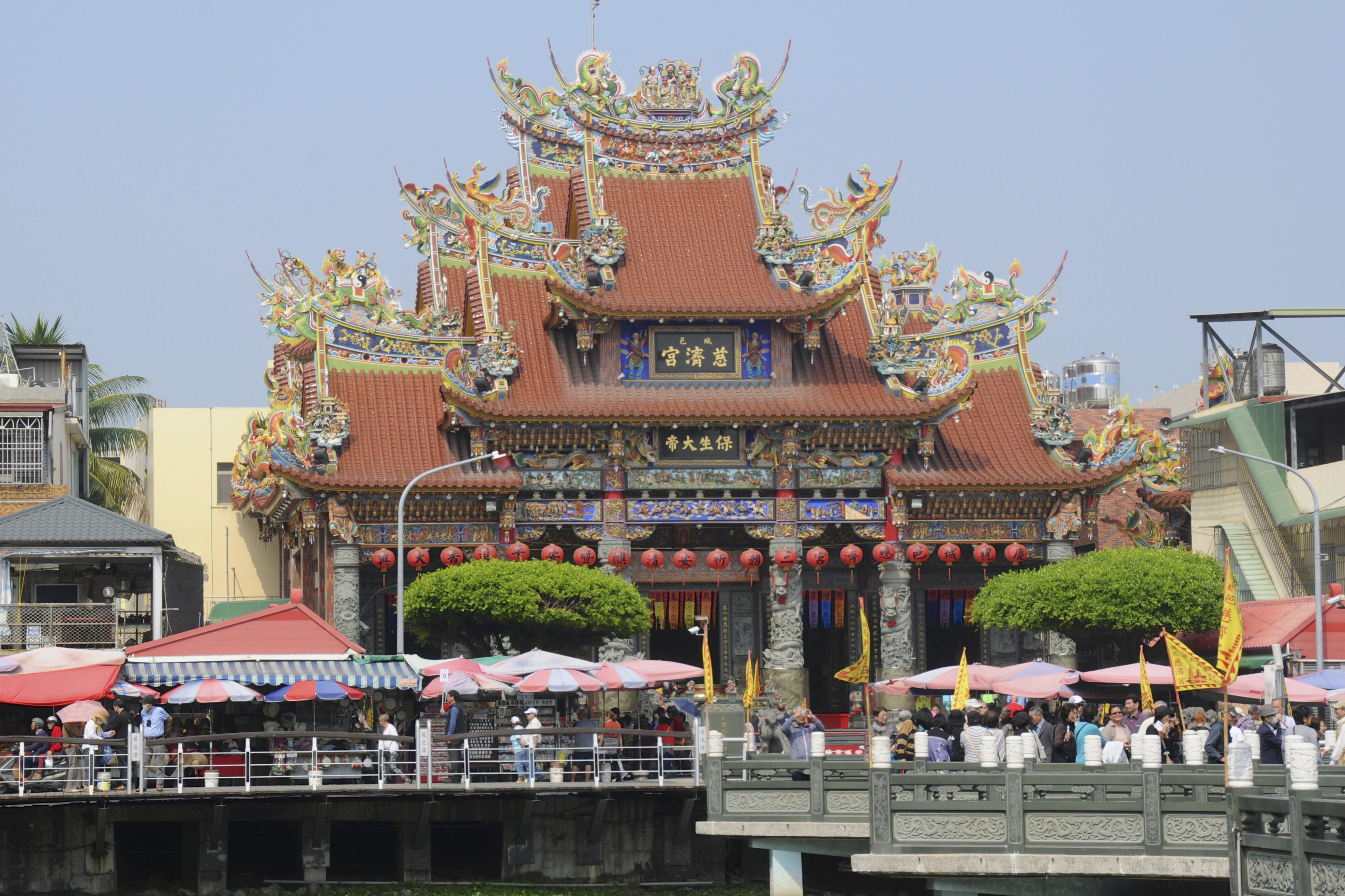 Eingang zum einem Tempel in Kohsiung, Taiwan