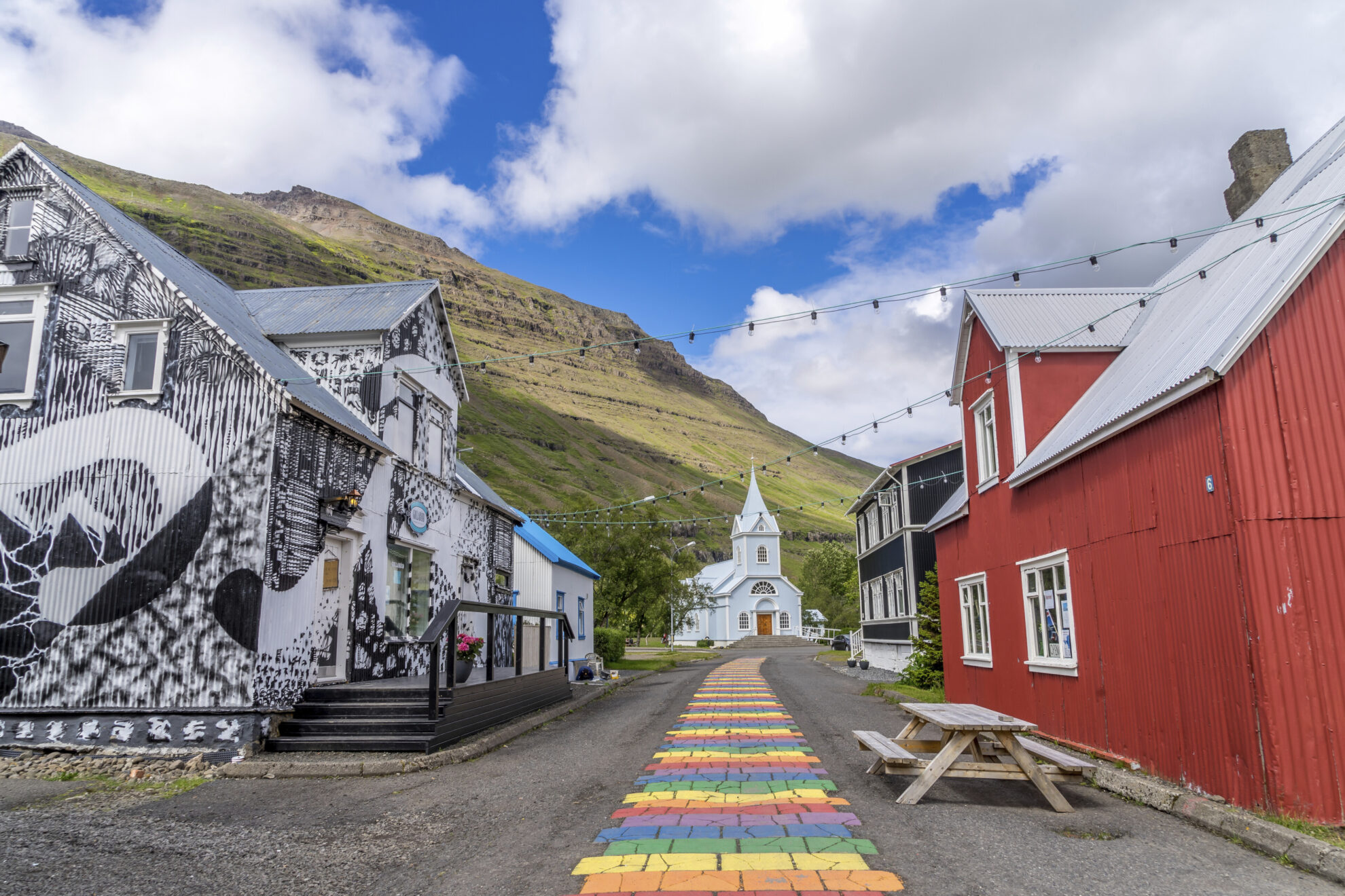 Seydisfjordur Krche Regenbogenweg, Island