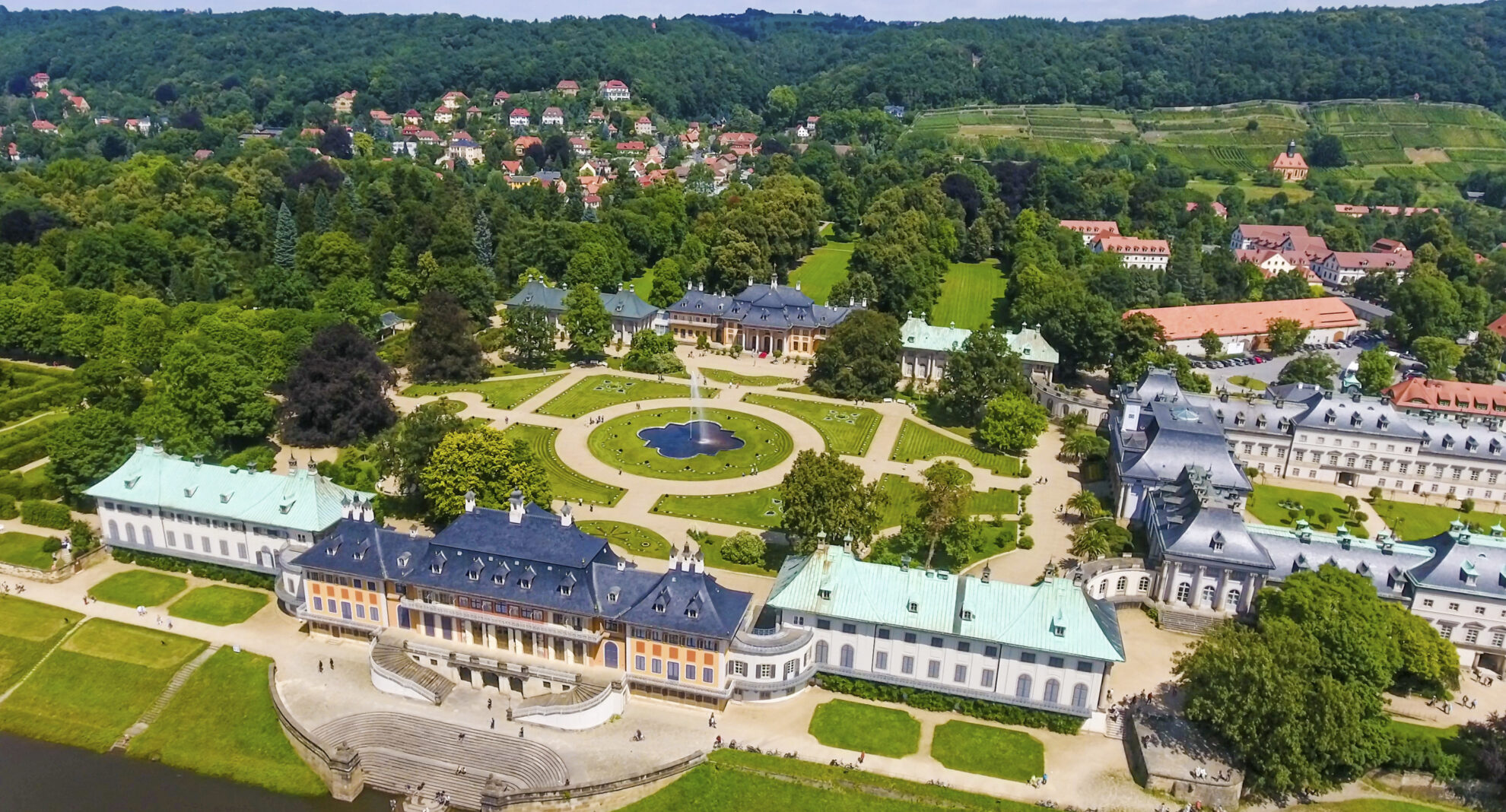 Luftaufnahme vom Schloss Pillnitz, Deutschland