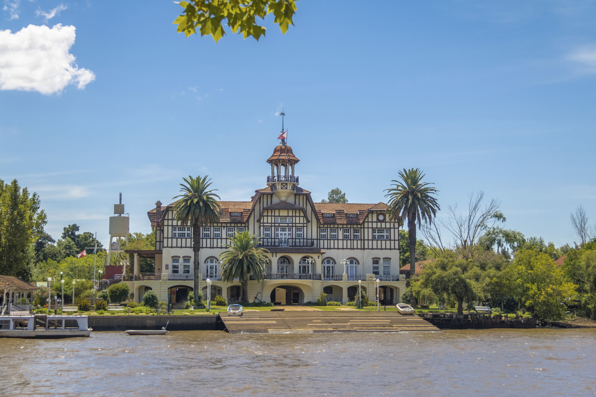 Gebauede am Tigre, Argentinien