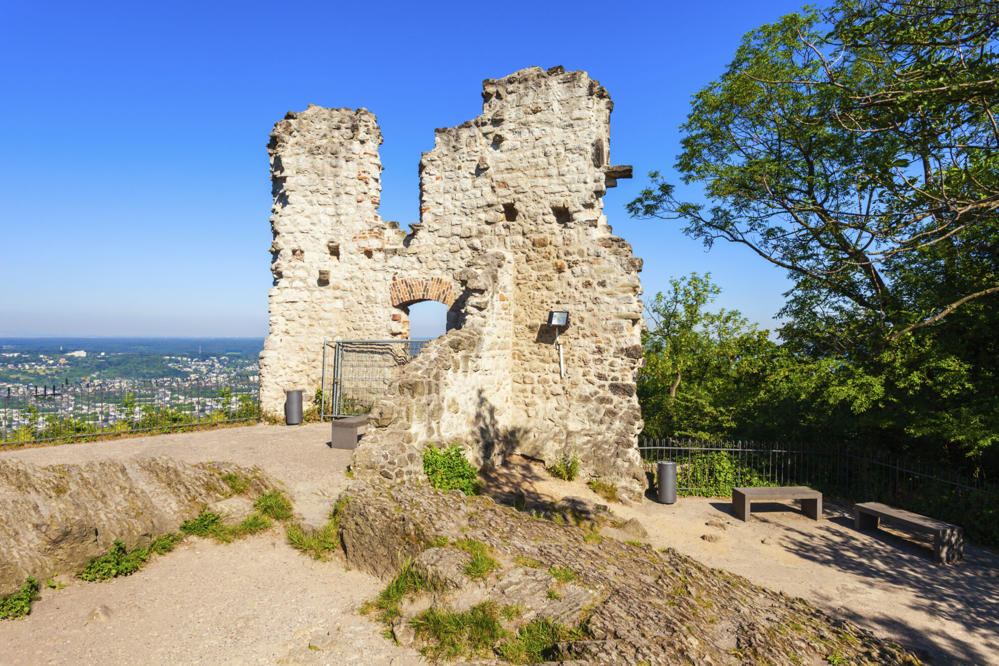 Burgruinen auf dem Drachenfels in Königswinter, Deutschland