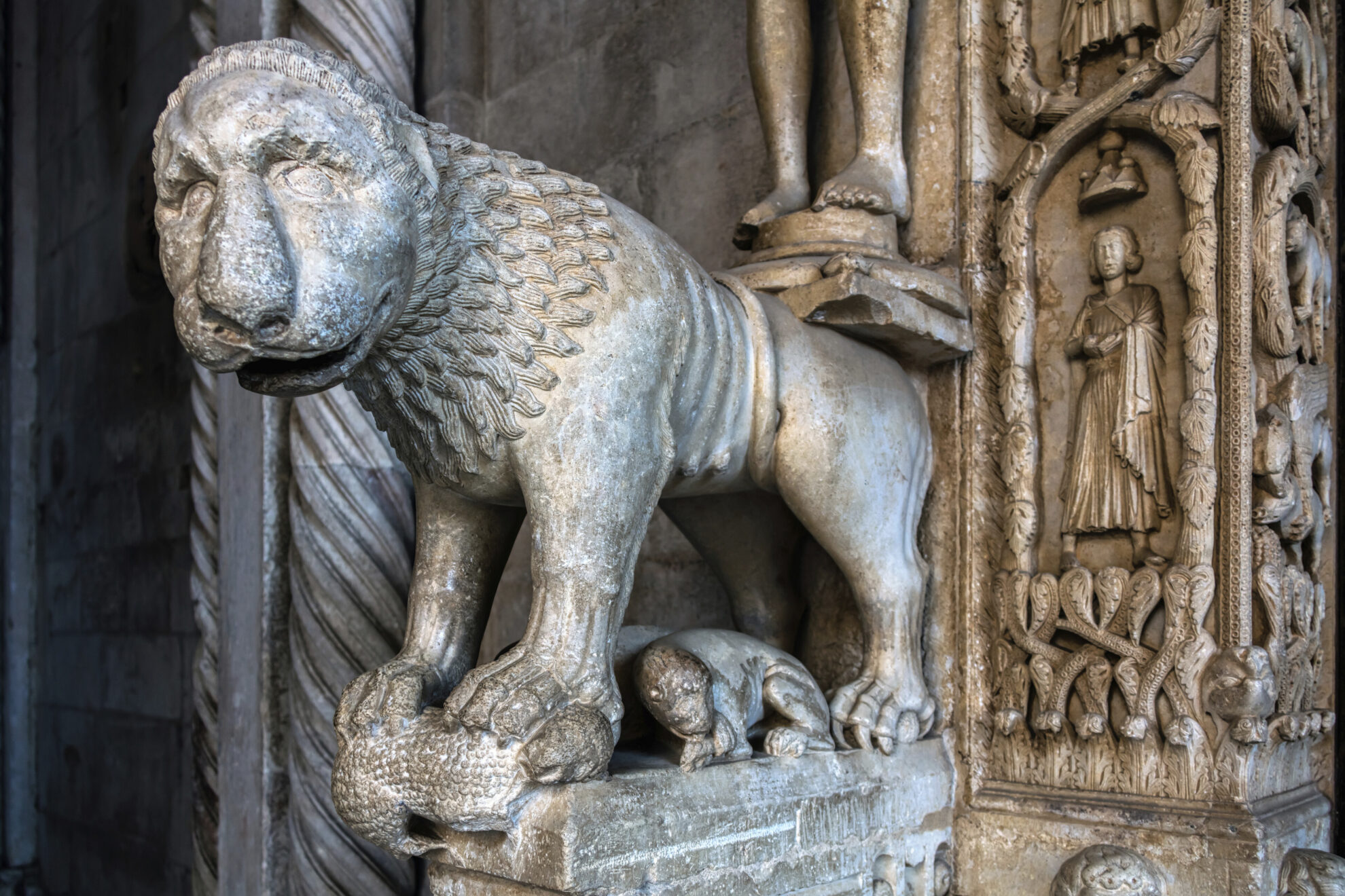 Steinfigur an der Kathedrale von Trogir, Kroatien