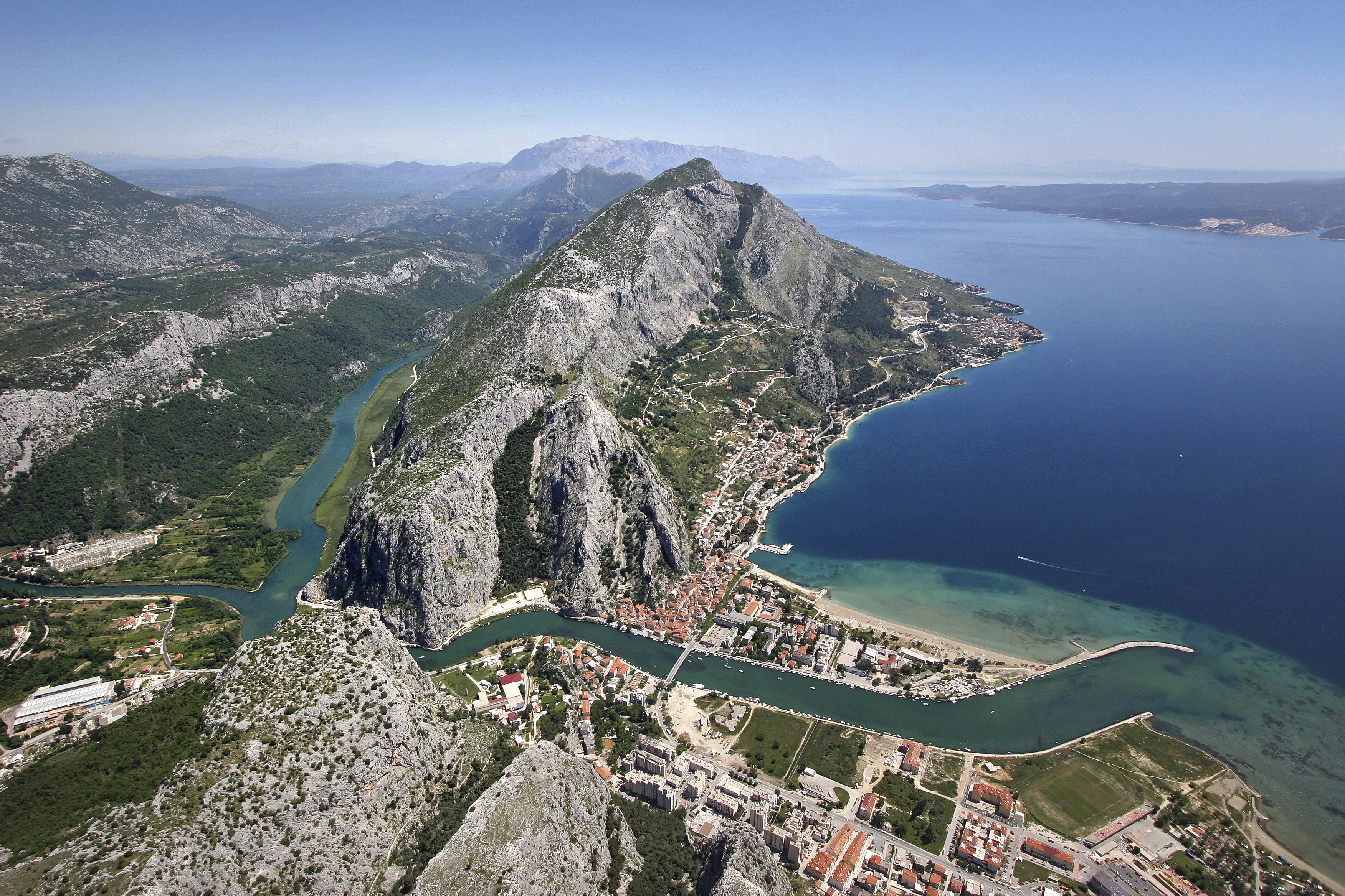 Luftansicht von Omis, Kroatien
