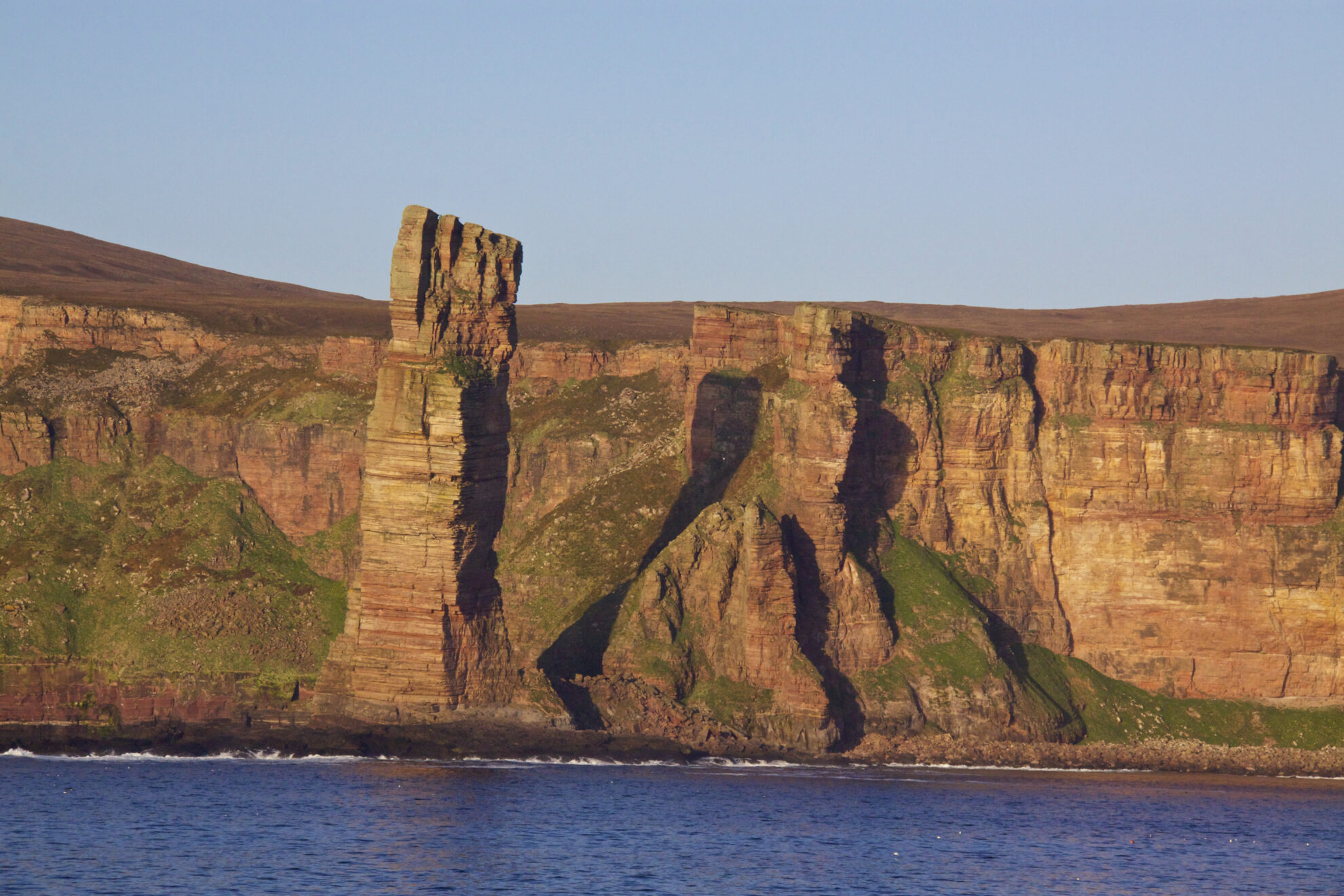 Felsnadel bei den Orkneyinseln, Schottland