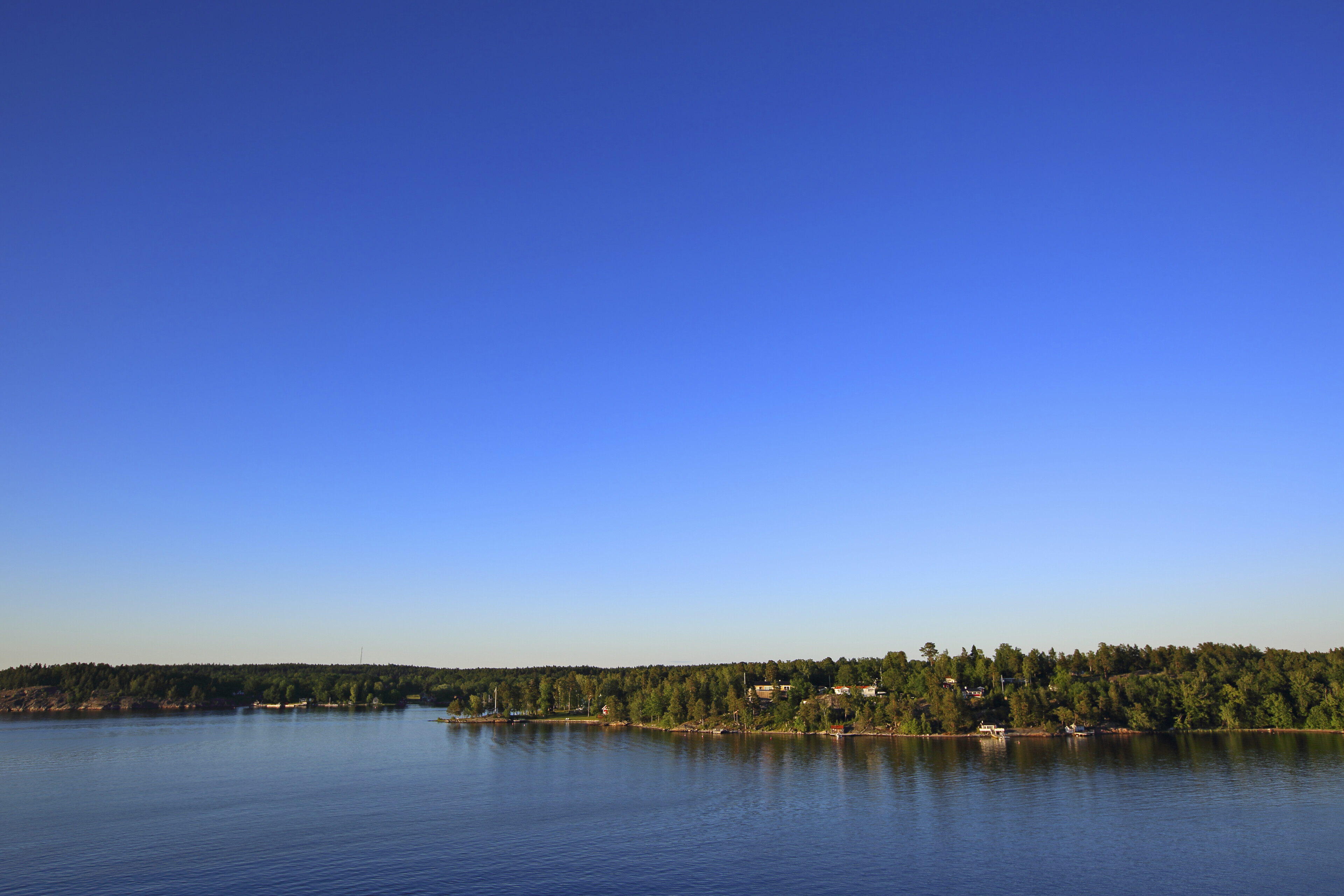 Panoramaaufnahme vom Ufer von Holmsund, Schweden