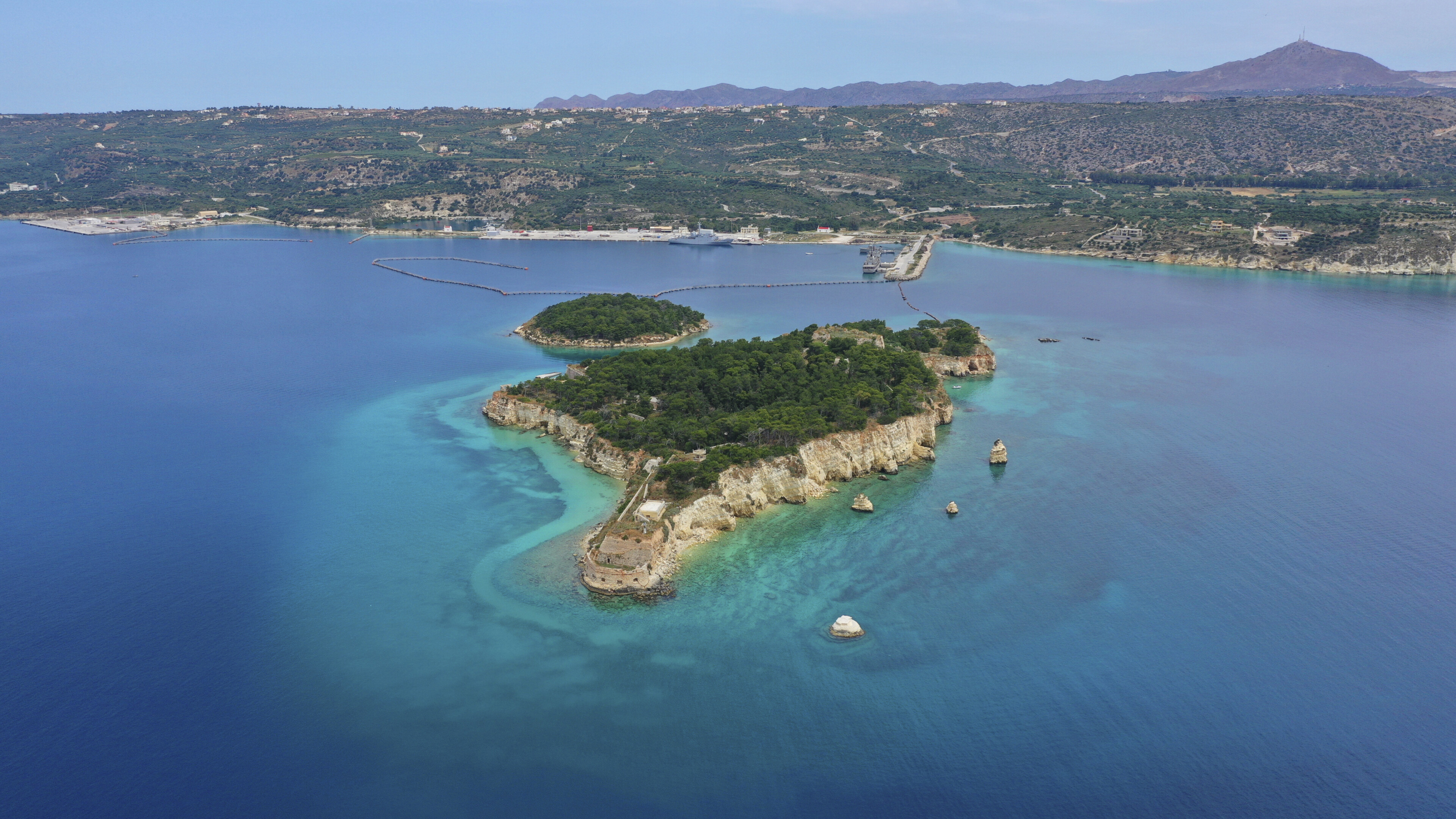 Kleine Insel bei Souda Bay, Griechenland
