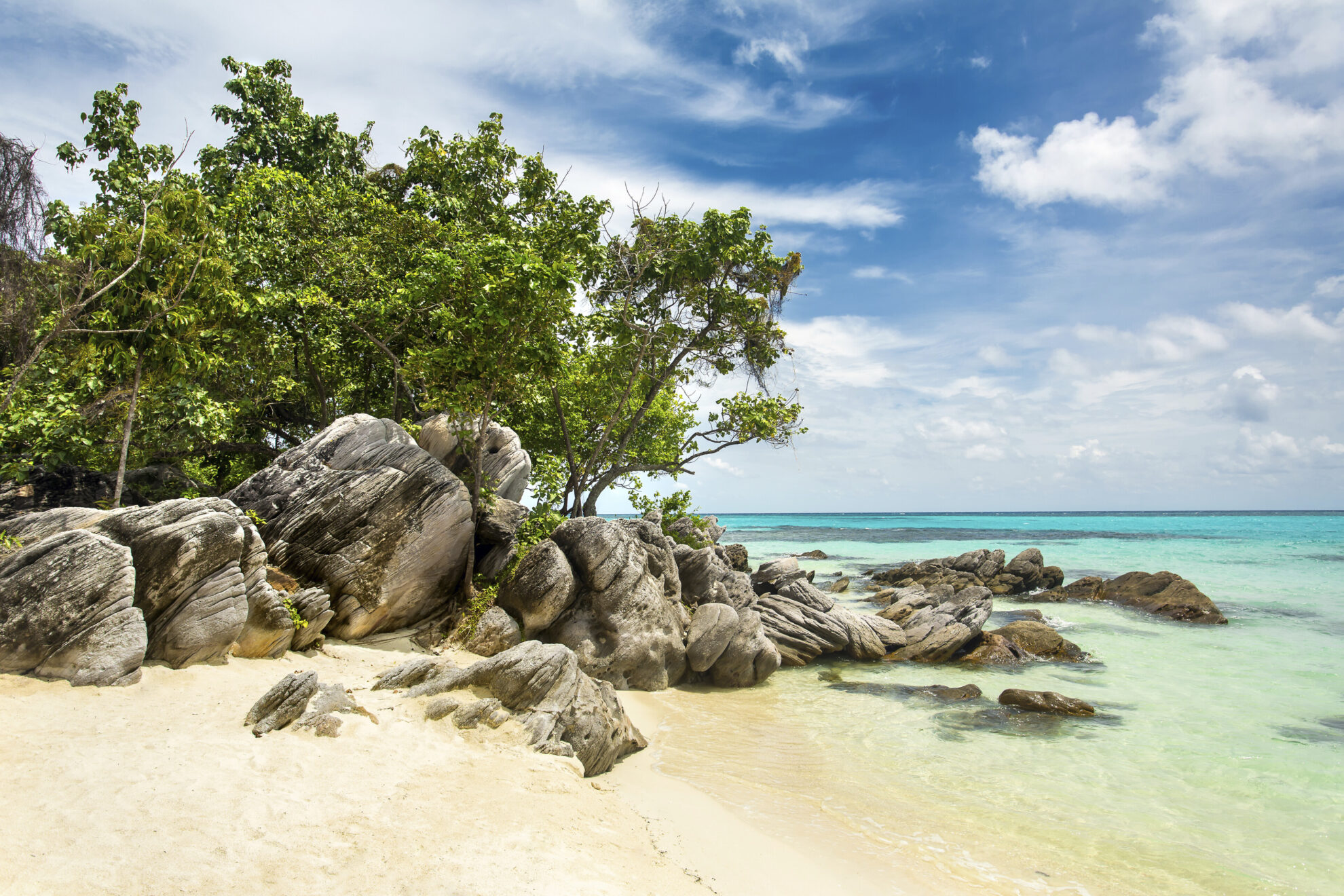 Strand und Landschaft von Karimunjawa, Indonesien