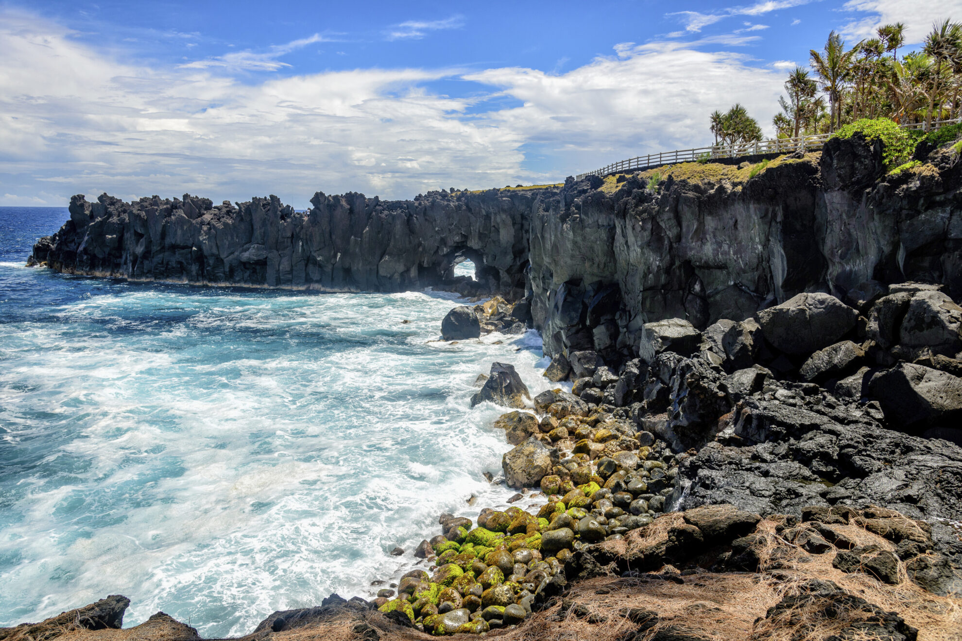 Felsenküste von La Reunion