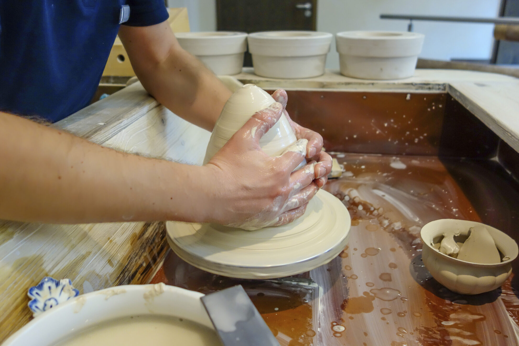 Traditionelle Porzellanherstellung in Meißen, Deutschland