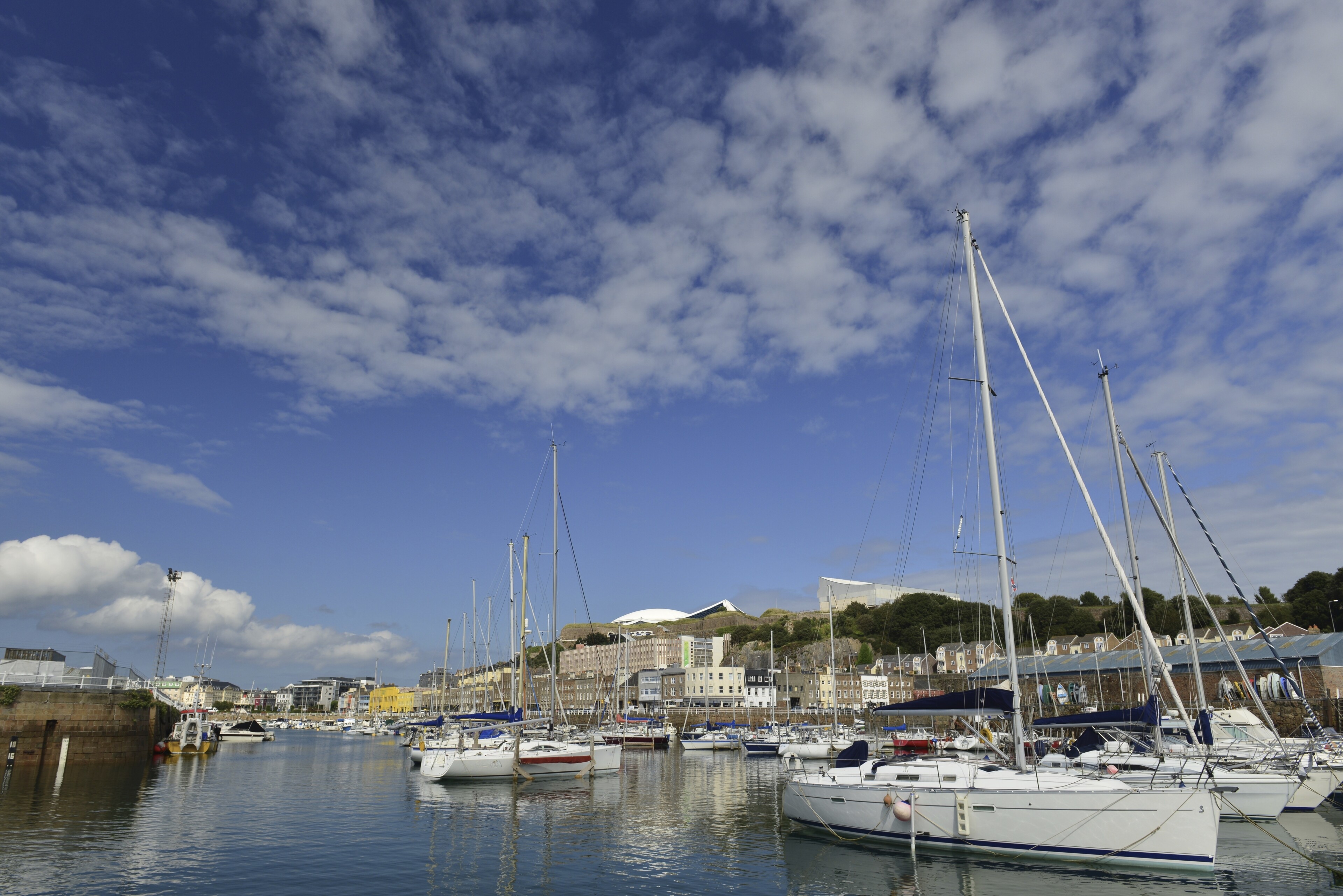 Saint Helier Hafen, England